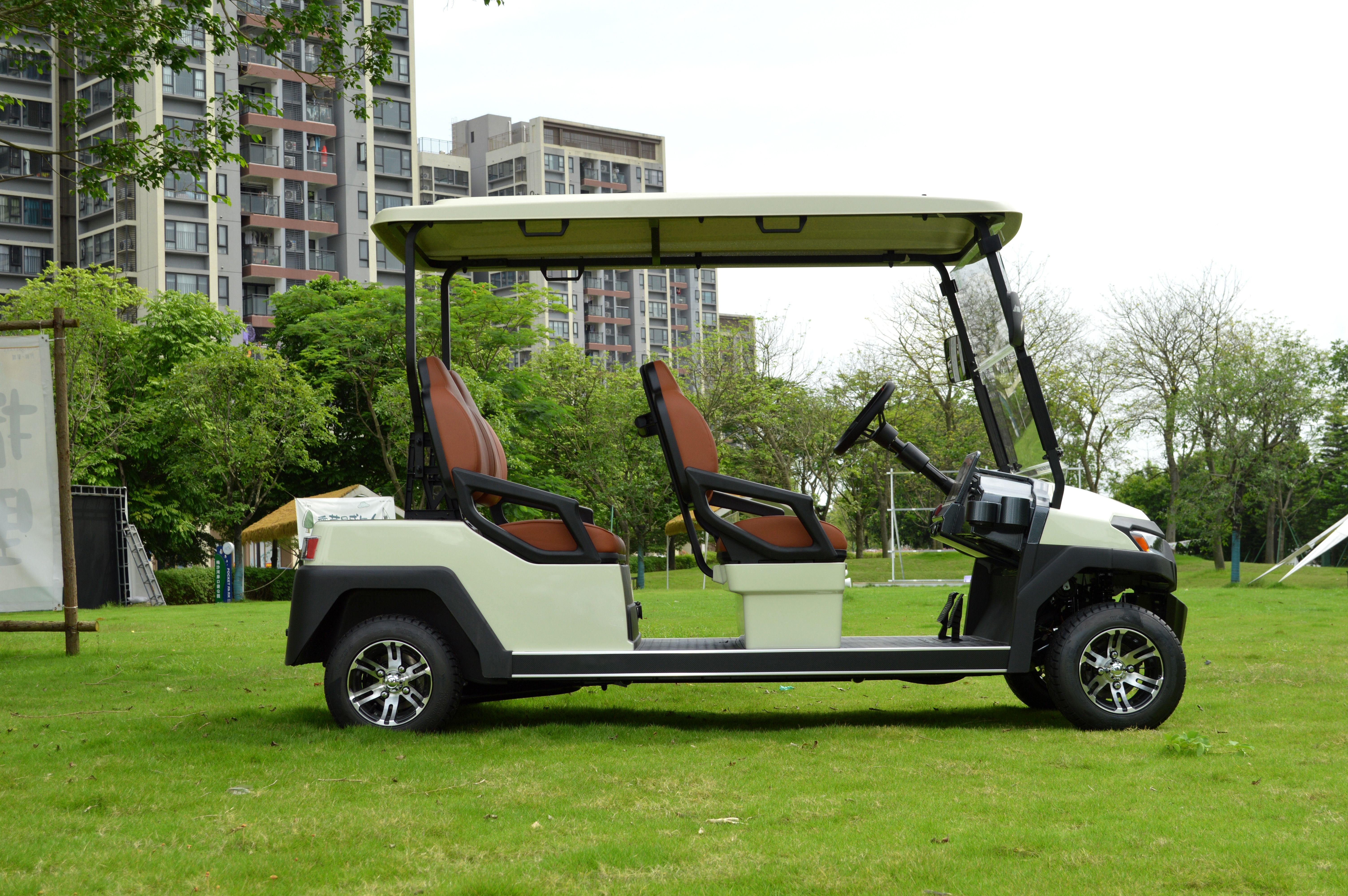 2024 6-Seater Electric Golf Cart with Lithium Battery and Aluminium Floor The Next Generation of Golfing