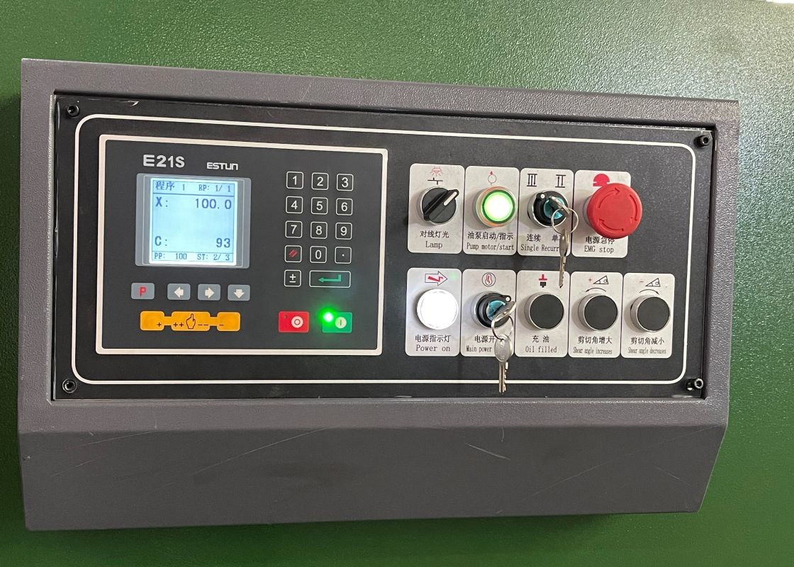 Q12K-8*3200MM Hydraulic Guillotine Shearing Machine NC Cutter With Blade Gap Adjustment