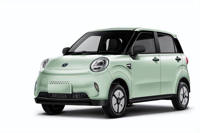 Excellent Interior Rich Configuration And Fashion Design At Lingbao Box EV New Car