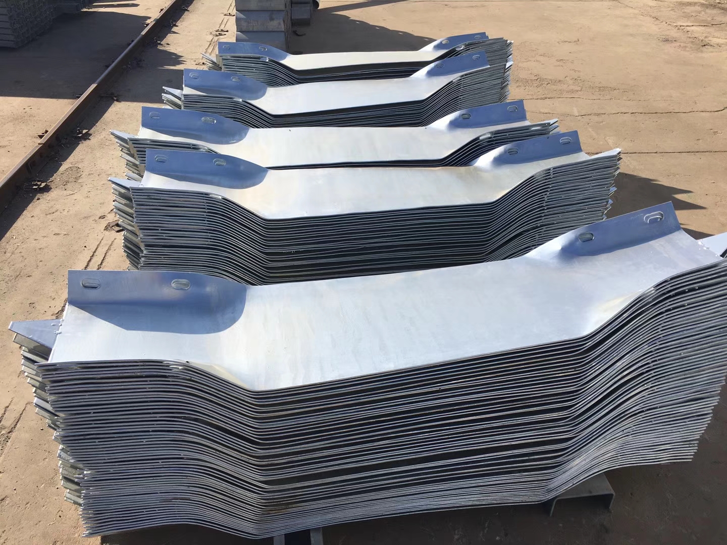 Road Traffic Safe Highway Guardrail Spacer and Posts for Anti-corrosion Road Safety