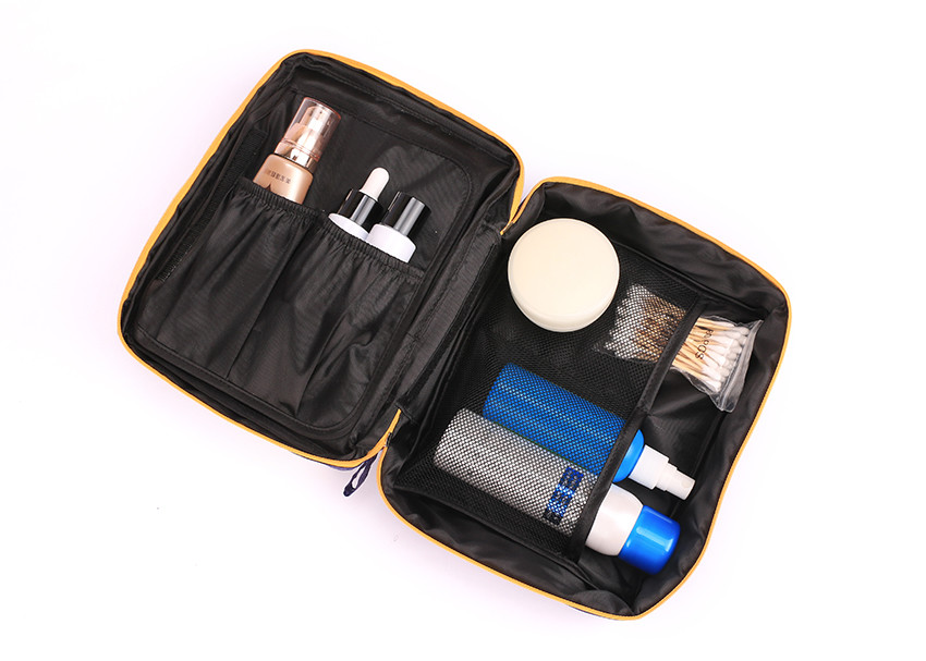 Polyester Travel Cosmetic Portable Makeup Bag , Brush Pouch Toiletry Kit Cute Women Carrying Case