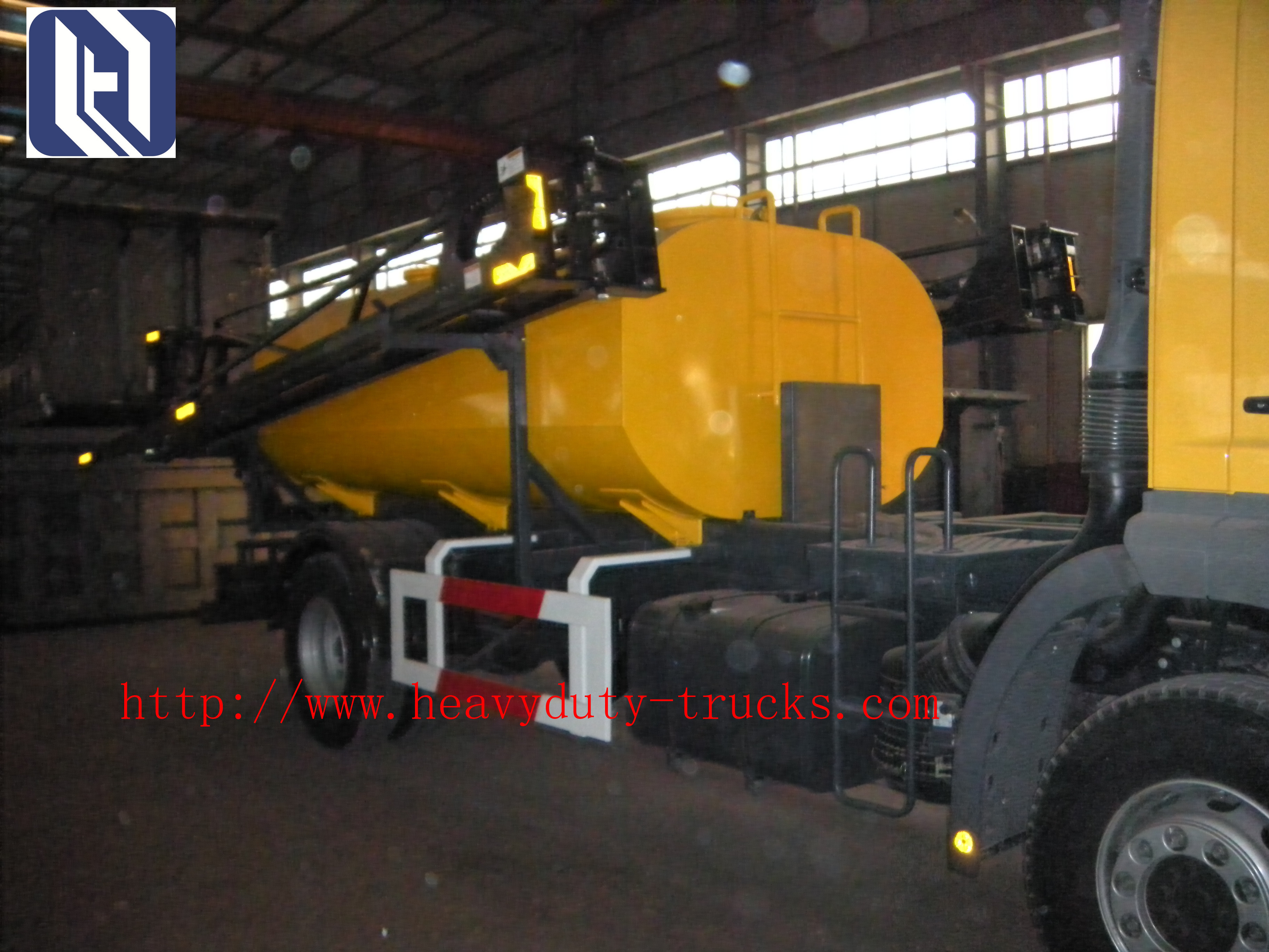 6 Cubic Meters Diesel Sewage Suction Truck New HOWO High Standard Sewage Vacuum Suction Truck