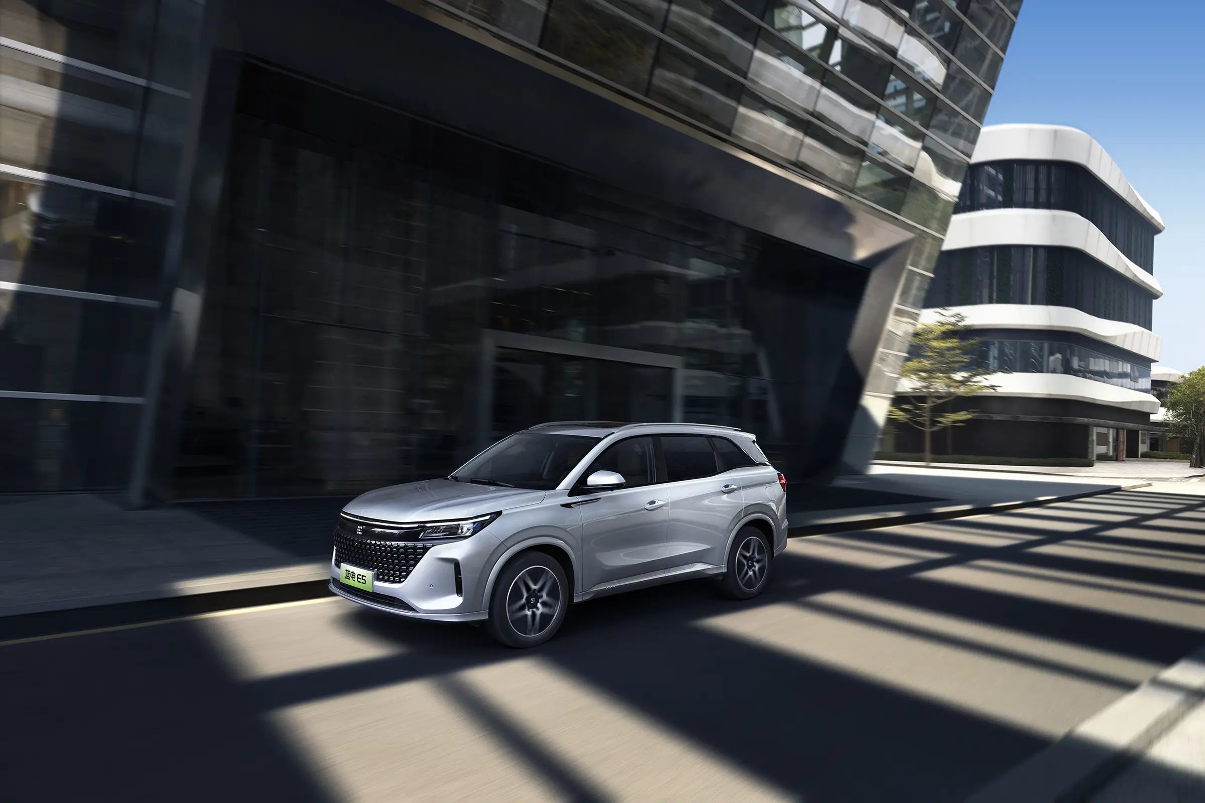 Compact 5 Seat Seres Electric Car E5 Eco Friendly Midsize SUV Electric Car