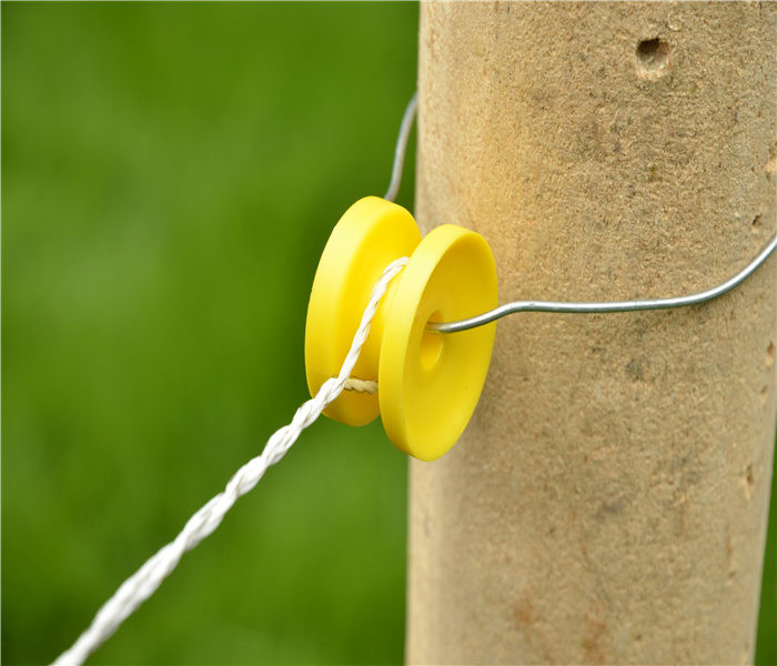 12kv plastic donut insulator 10mm nail round corner yellow bobbin Electric Fence insulator With Weight 12.8g