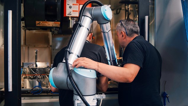 UR10e Collaborative Robot Universal Cobot With Onrobot Gripper And Lift100 Lifting System