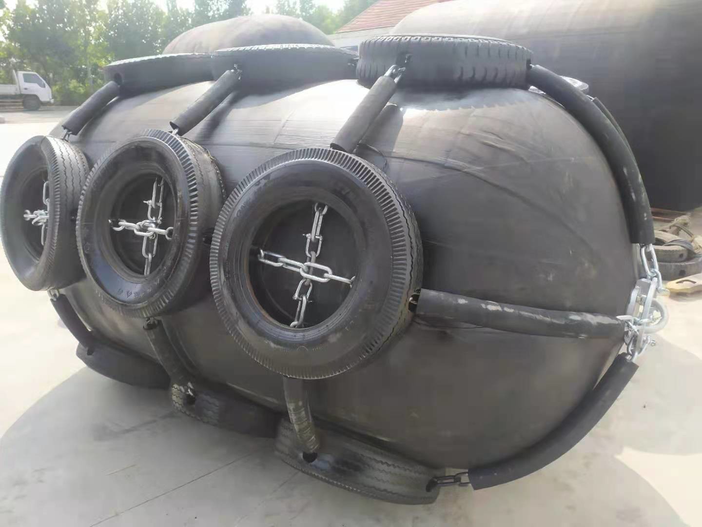 Anti Abrasion Inflatable Boat Fenders Pneumatic Water Soluble