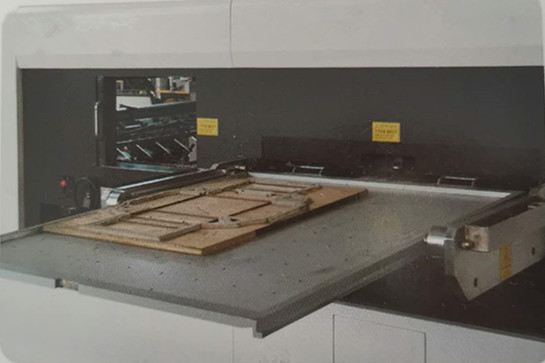 380V Semi Automatic Flatbed Die Cutter and Creaser for MY Corrugated Carton Platform
