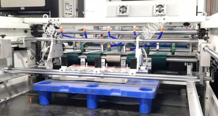 JIGUO Automatic Film Laminator Machine Flying Knife FMZ-1080BN High Speed