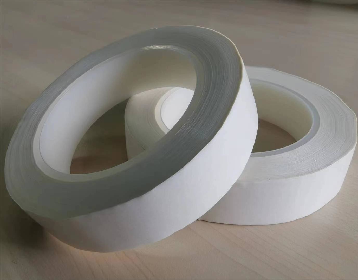 2800V Voltage Resistant White Aramid Paper Insulation Tape 5% Elongation 90N/cm Tensile Strength