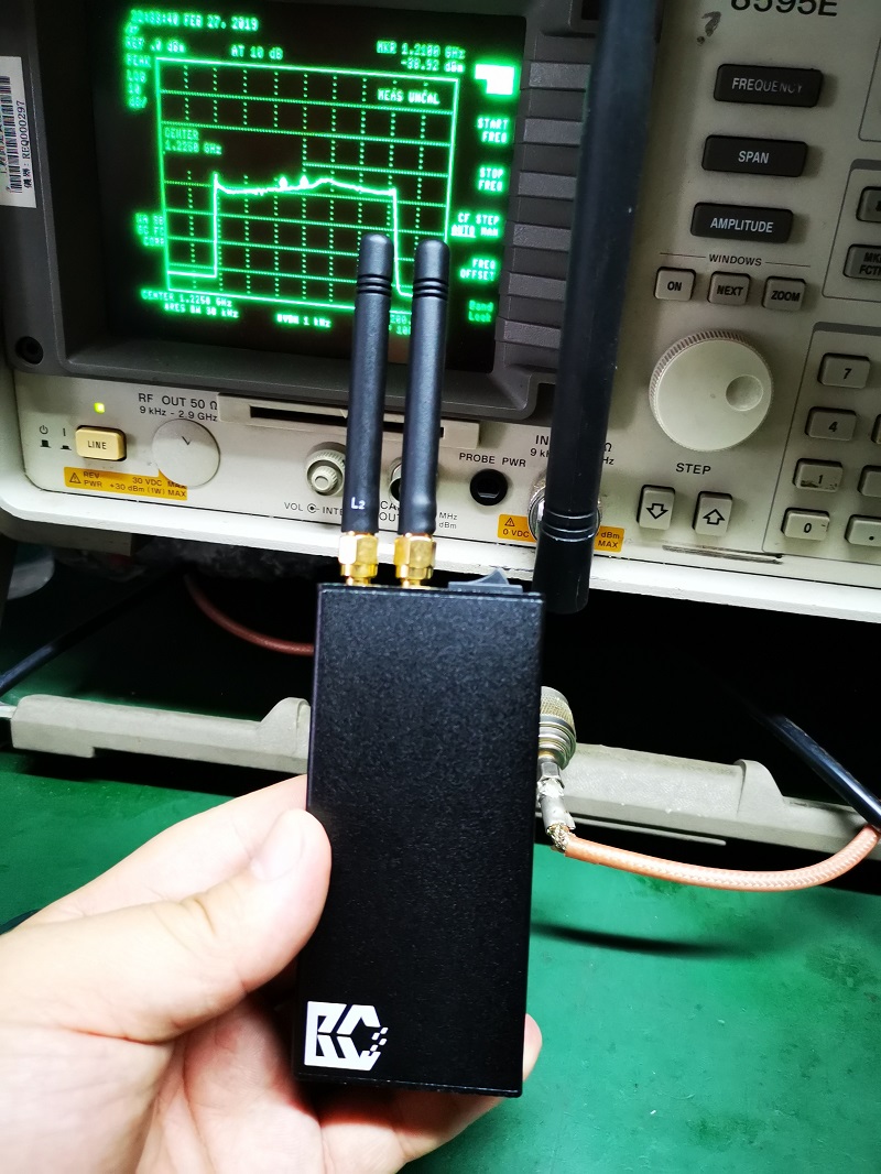 GPS positioning and tracking jammer L1 / L2 Beidou Positioning shield vehicle traveling data recorder jammer 10-20m signal shield