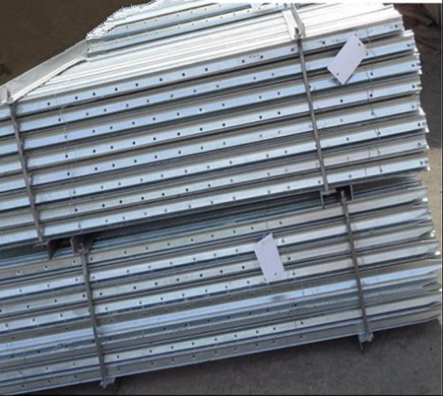 Australia 1650mm Black Bitumen Star Picket/Steel Y Fence Post
