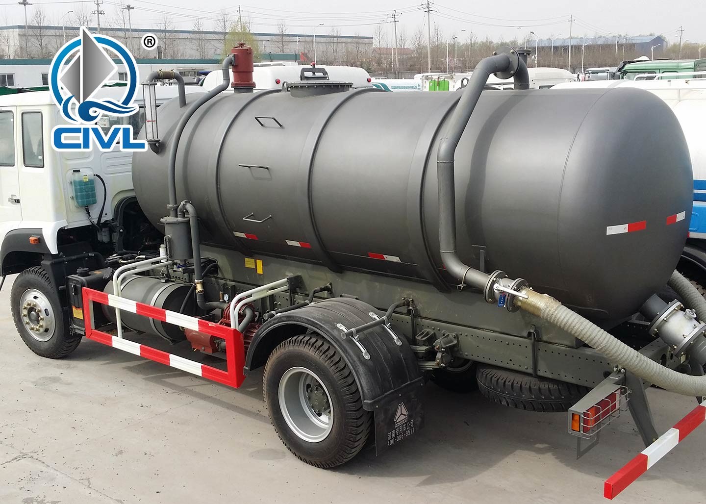 Sinotruck SWZ 4x2 226HP 14000 Liters Sewage Suction Truck / Vacuum Tanker