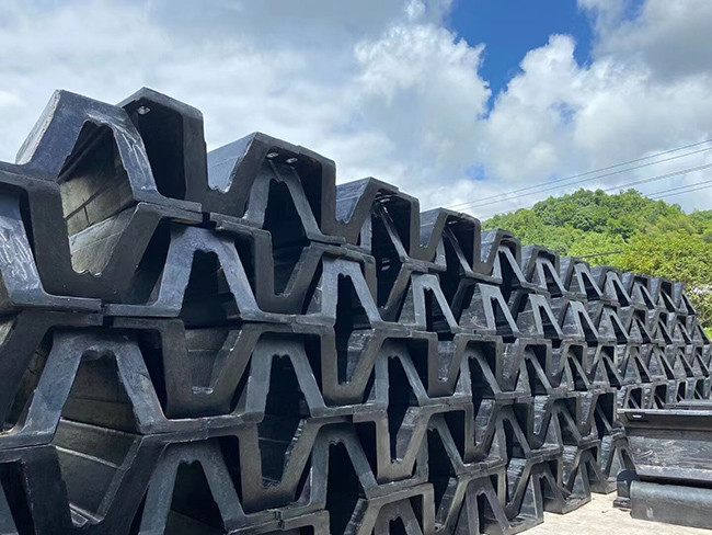 Rubber Marine OEM V Type Fender Smooth Surface