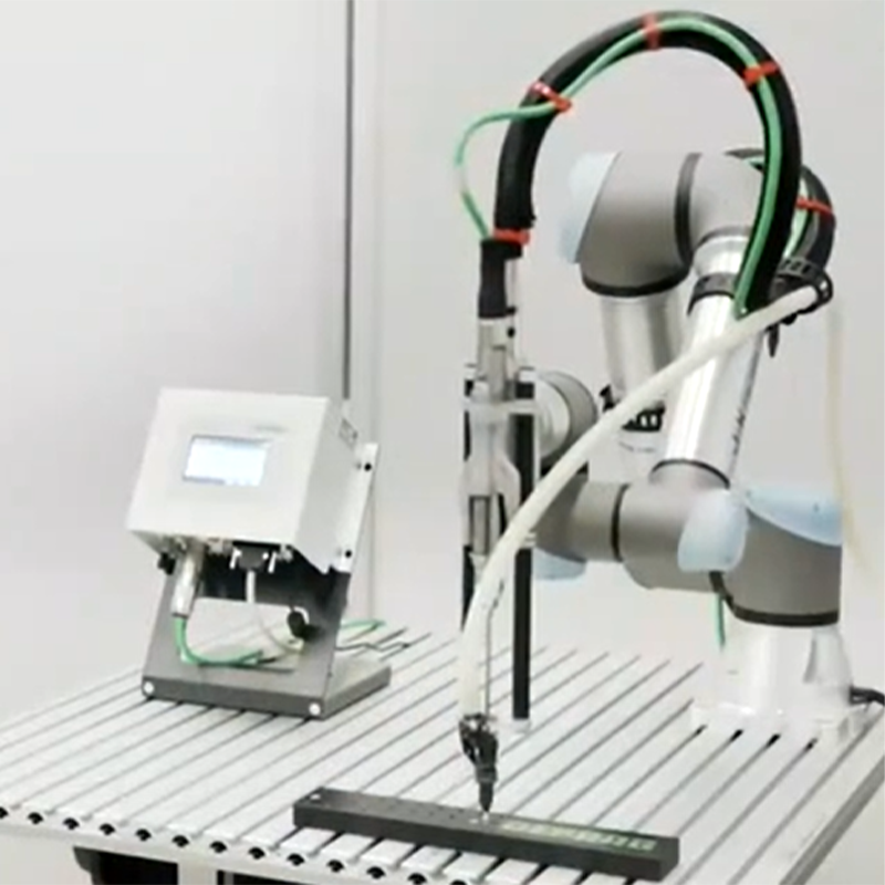 UR15 Payload 17.5kg Collaborative Robotic Arm Automatic Screw Locking Workstatio