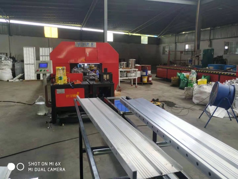 Safe Aluminum Alloy Pipe Shearing Machine With Protective Guards And Emergency Shut Off