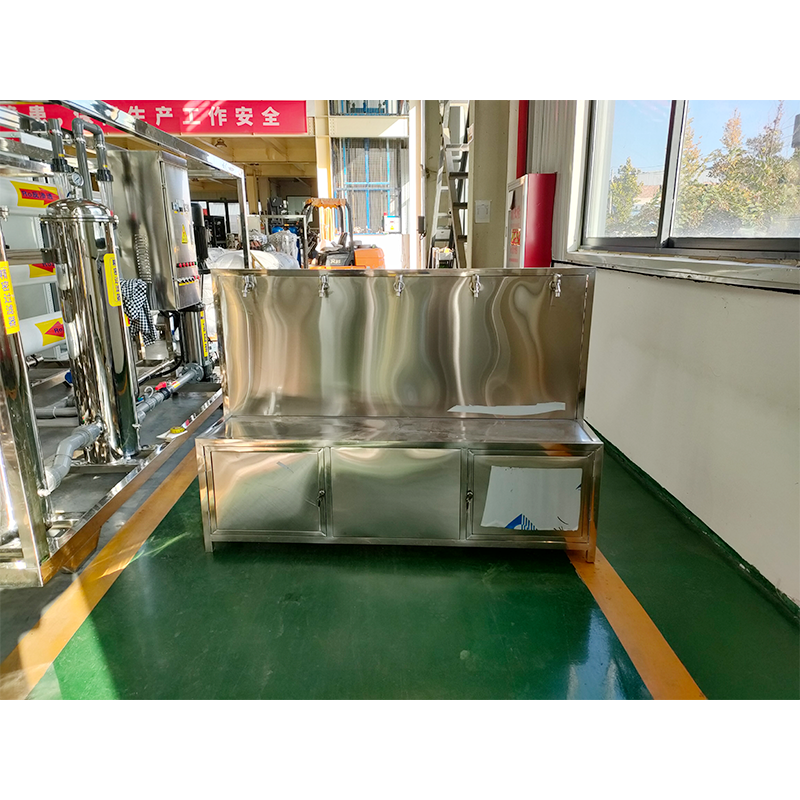 Tainless Steel Energy Saving Drinking Filling Machine With Pump Core Components