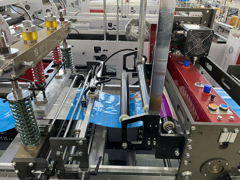 Tissue Paper Patch Bag Making Machine Sanitary Napkin Serviette