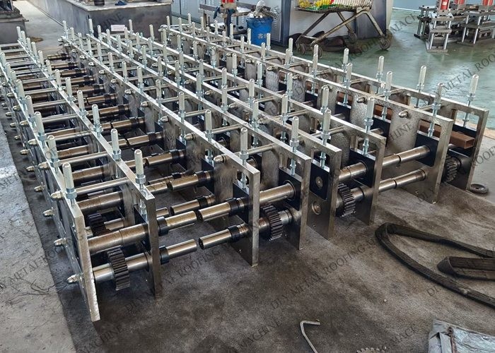 CE Ppgi 380 V Plc Sheet Roll Forming Machine Automatic Control