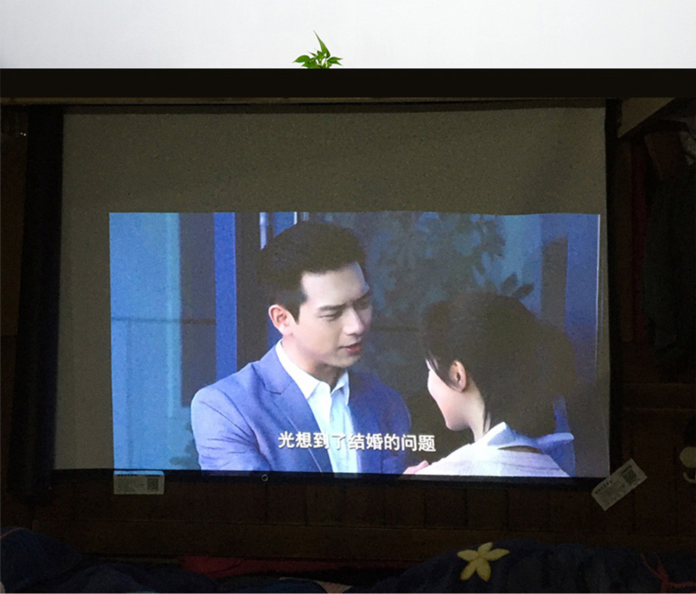 Soft Milk Silk Foldable Projector Screen Collapsible Wide Range