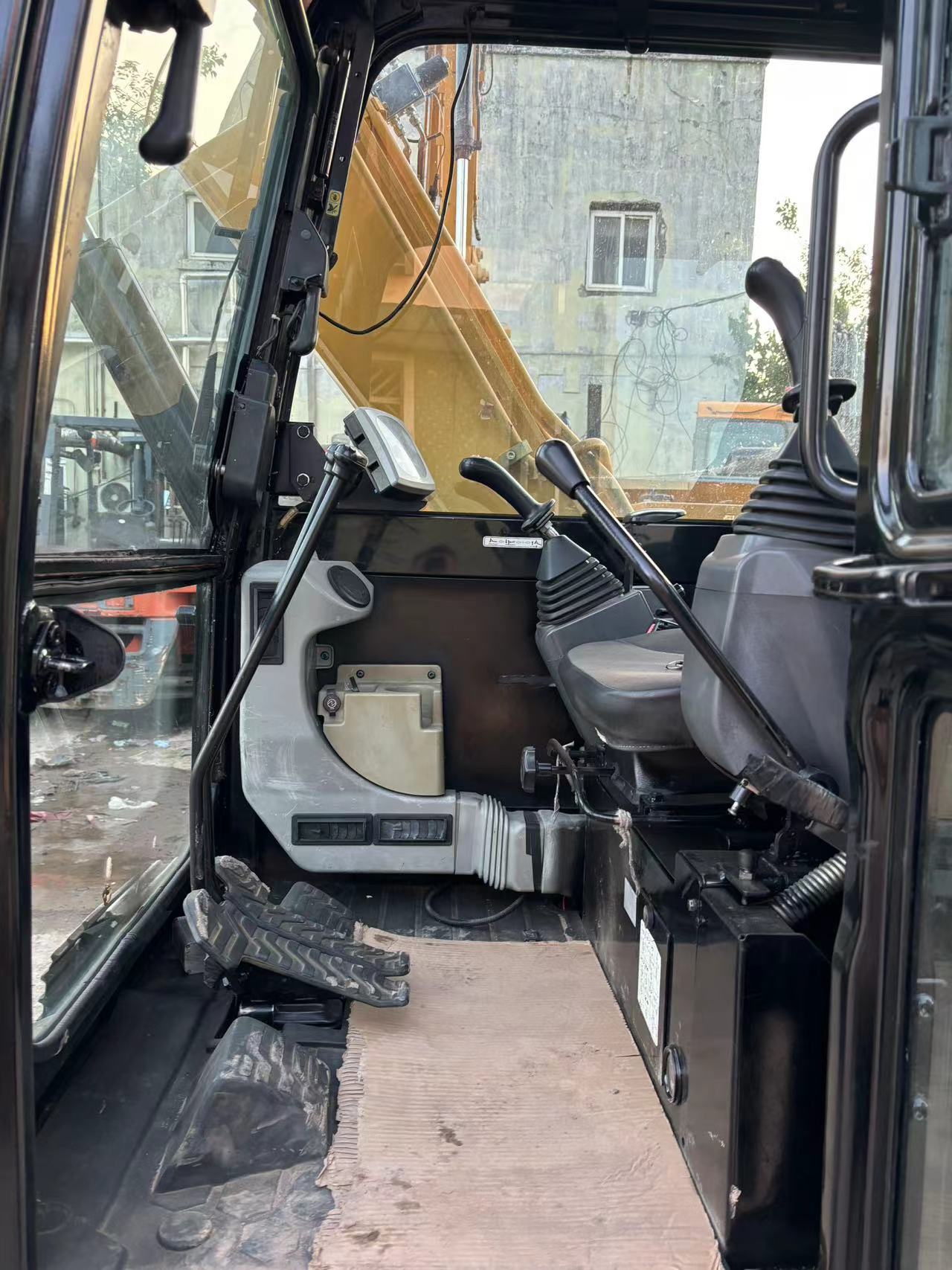 Second Hand Caterpillar CAT 307 Crawler Excavator from Japan with Low Working Hours