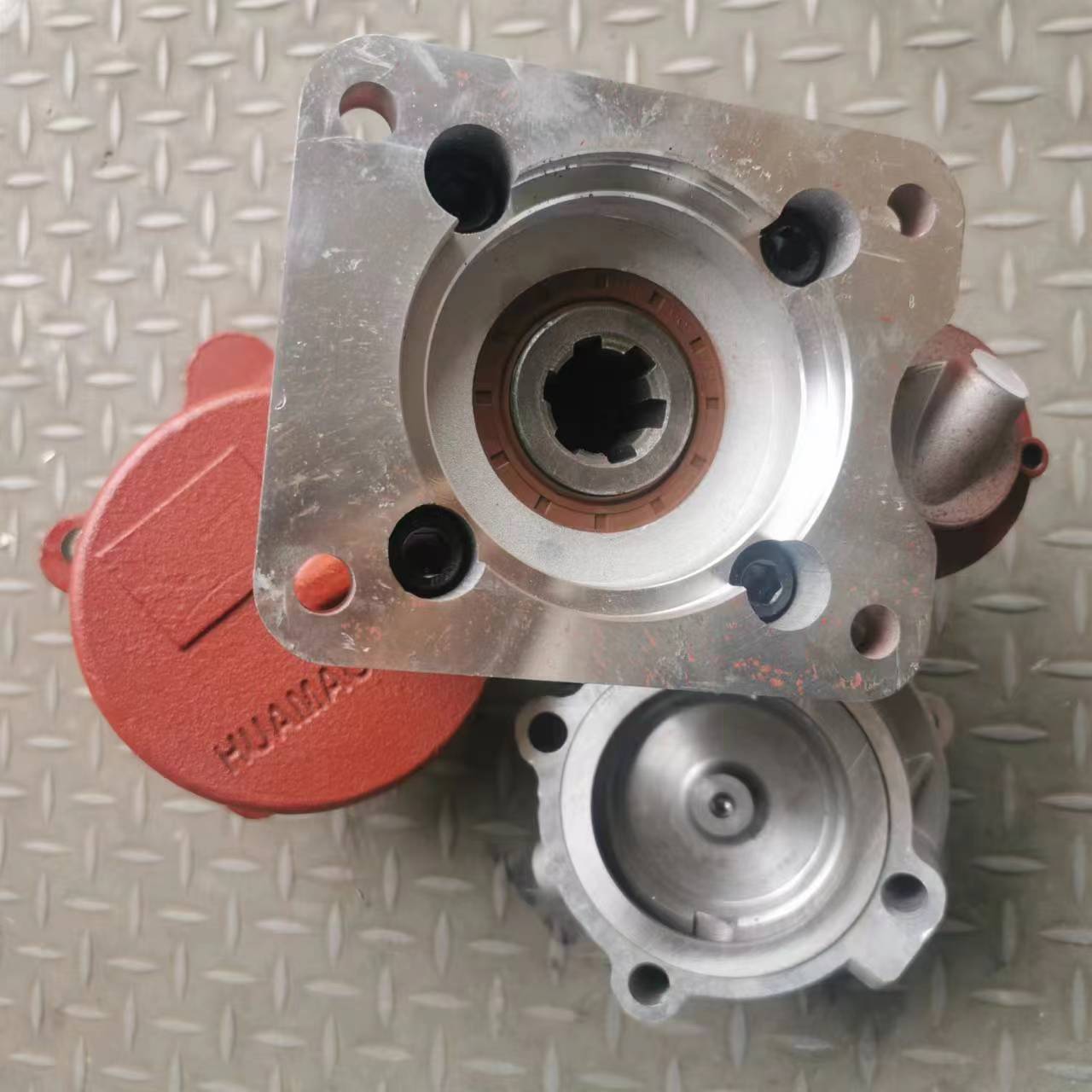 F3000 Heavy Duty Truck Howo Super Twelve Gearbox Sub Box PTO Assembly 18/23 CJ12D-B25