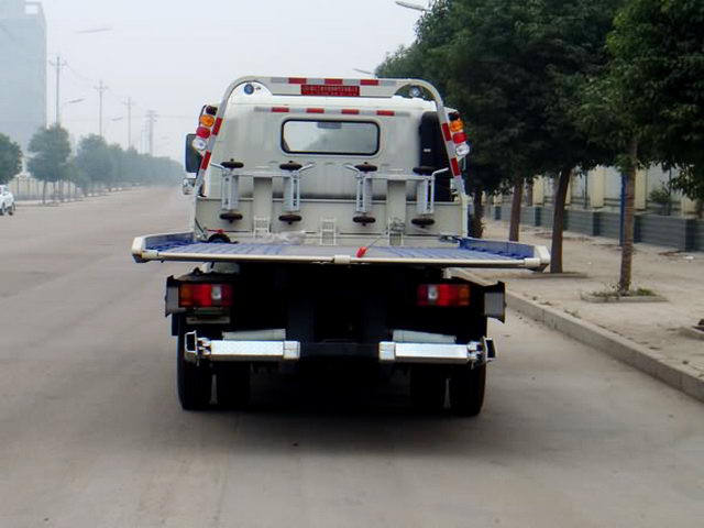 6 Tires New SINOTRUK HOWO EUROII/III Engine Rotator Wrecker Truck 4x2 Heavy Duty Wrecker Towing Truck
