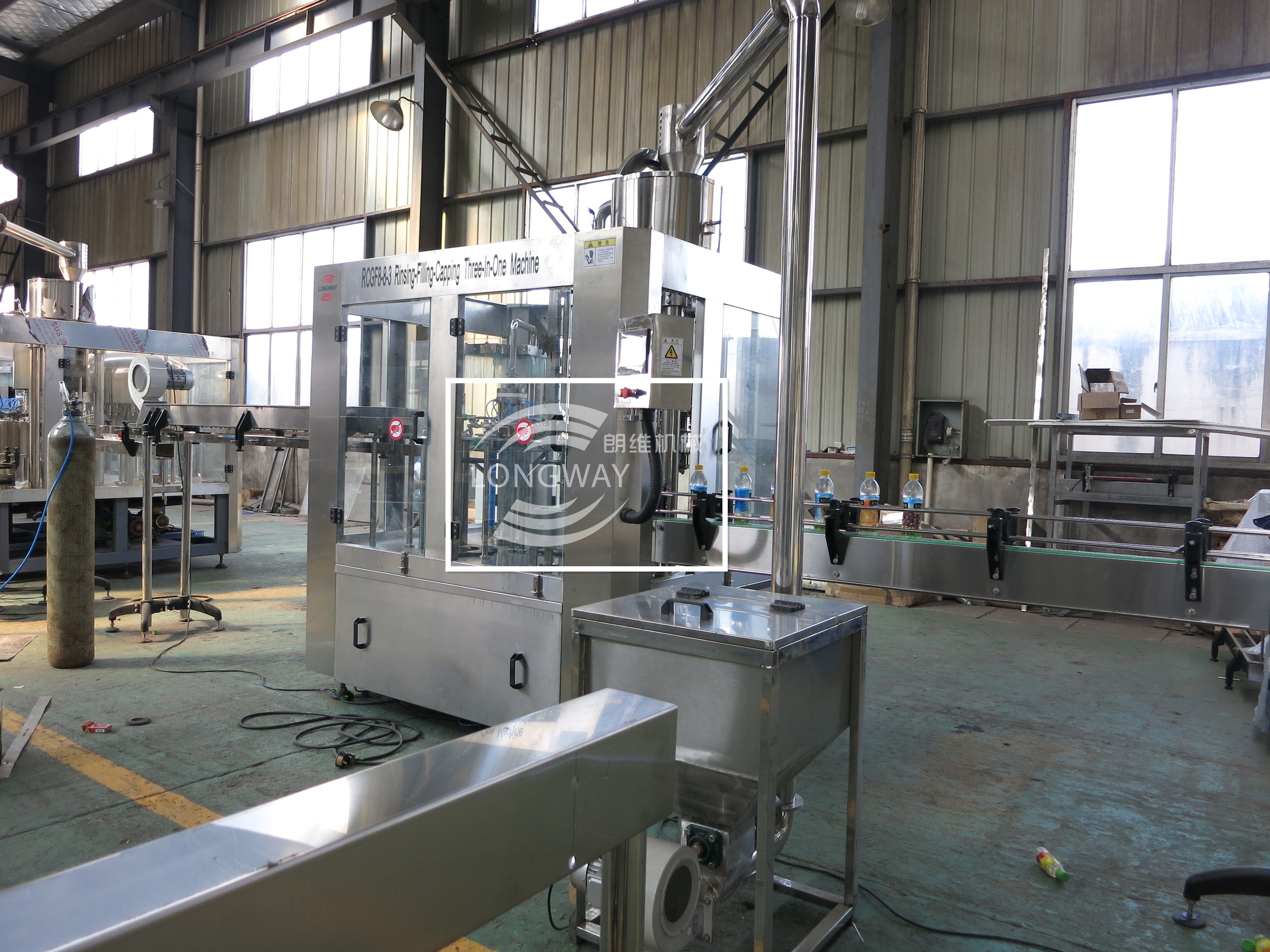 RASPBERRY BLUEBERRY JUICE FILLING CAPPING MACHINE THREE IN ONE MACHINE WITH SMALL PULP