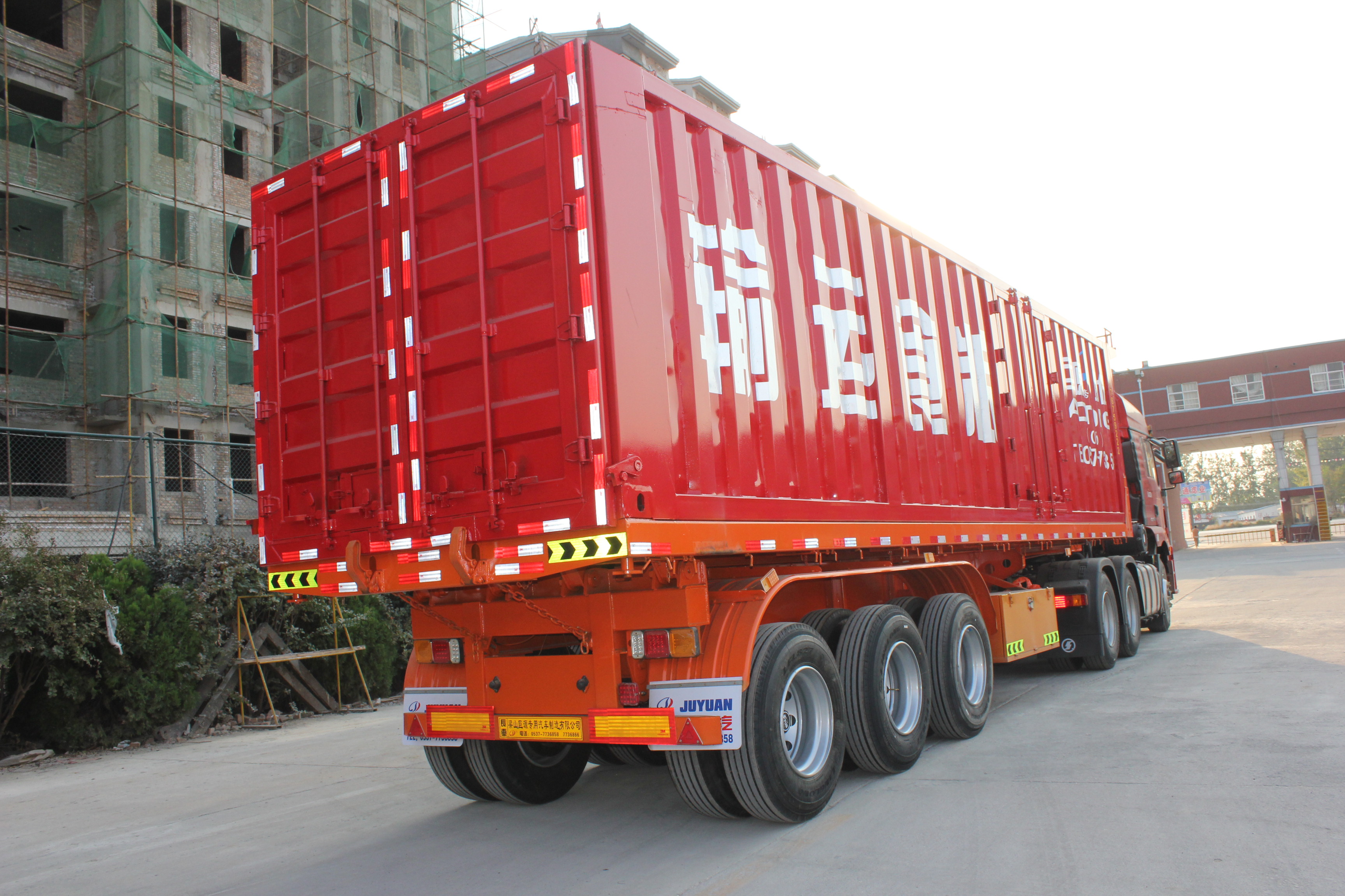 60T Rear Dump Trailer 3 Axle Hydraulic Cylinder Ending Tipper Semi-Trailer with Materials