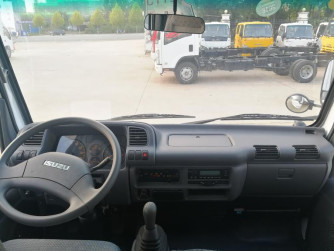 4*2 Drive Mode Isuzu Tow Truck Euro 5 Flat Bed 5 Tons