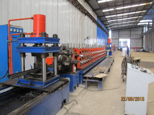 Hot Dipped Galvanized Steel Highway Guardrail Sigma Post with Straight Barrier Design