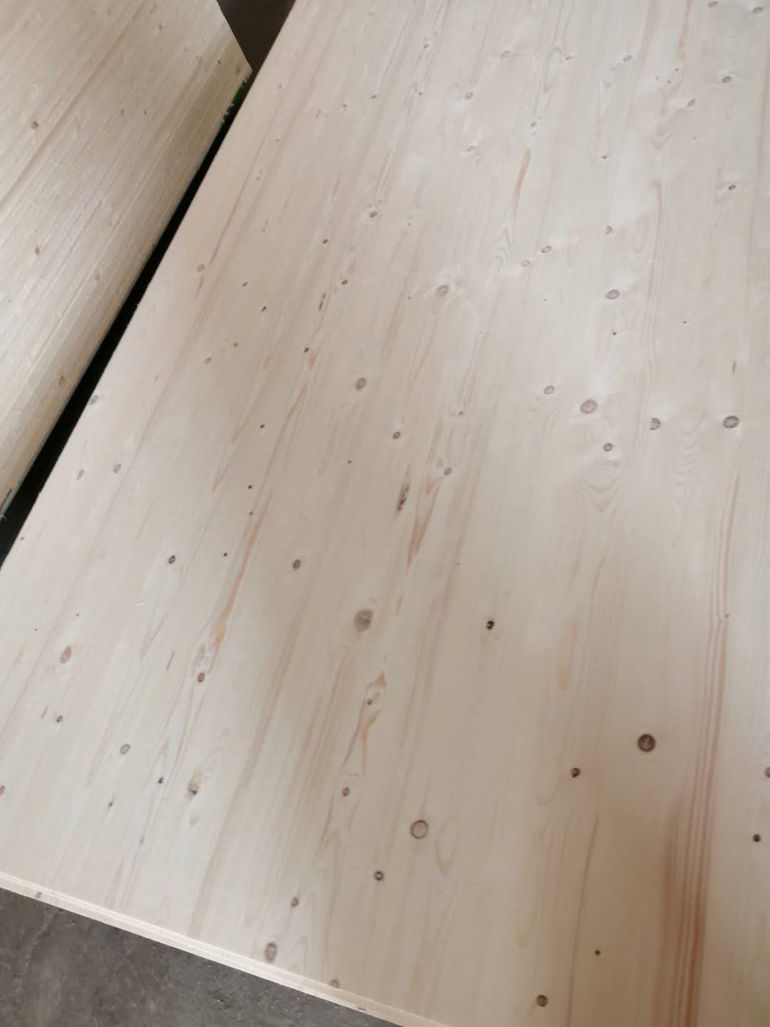 Modern Design Style Romania Solid Wood Spruce Wood Return and Replacement Guaranteed