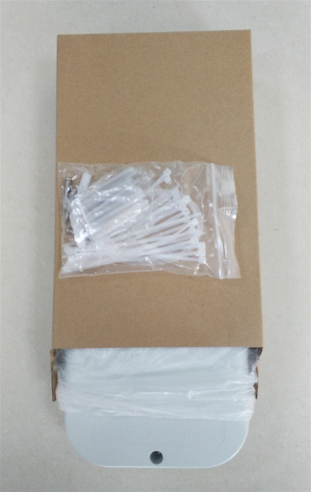 16 Cores White IP55 Fiber Optic Wall Mounted Fibre Termination Box For FTTX Network