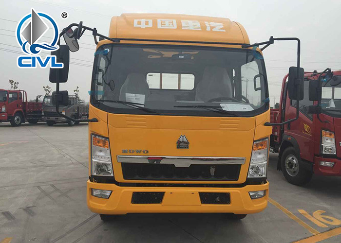 1 - 10 Ton Cargo Truck Sinotruk New Howo 4x2 Light Duty Commercial Cargo Trucks ZZ1047C2813C145