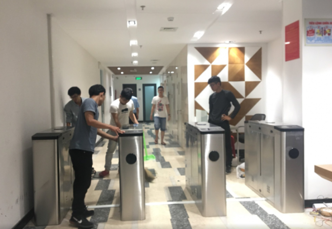 Office Factory School Flap Barrier Turnstile Entry Systems Access Control 1