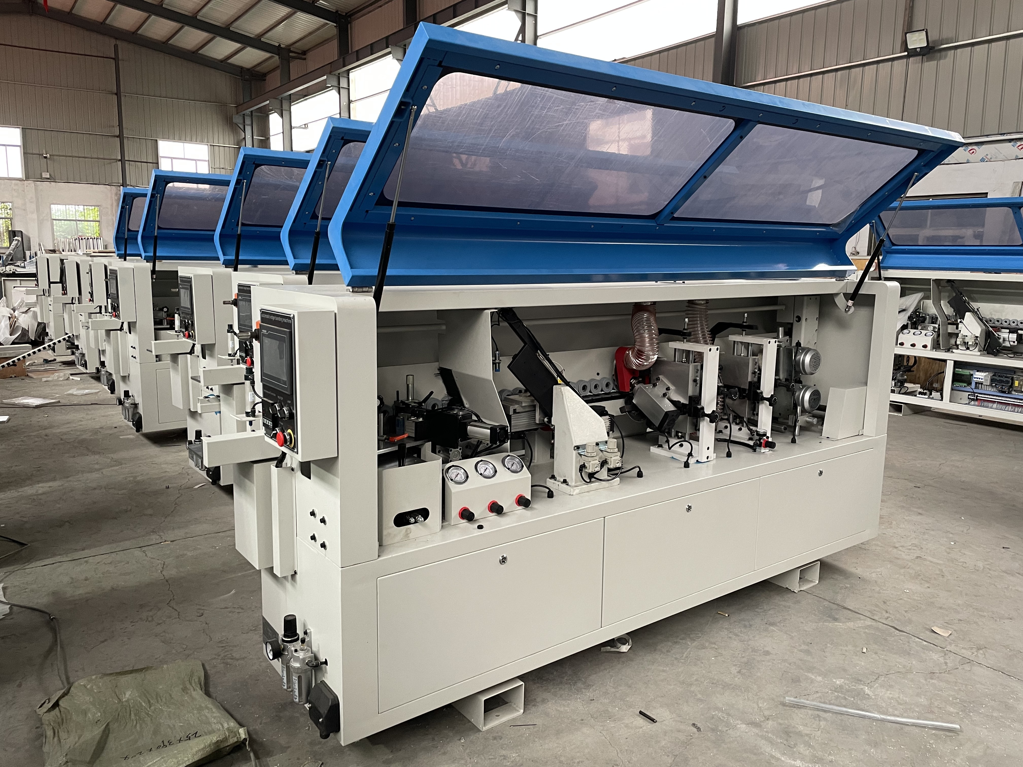 Efficiently Finish Your Woodworking Projects with M5 Auto Edge Banding Machine at 0.6Mpa