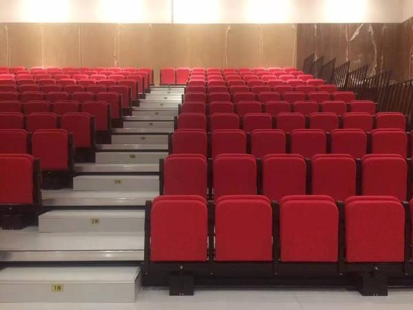 Customized Size Telescopic Bleacher Seating Motorized Bleachers 300mm Step