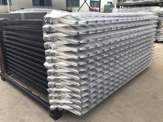 High quality galvanized powder coated garrison fencing