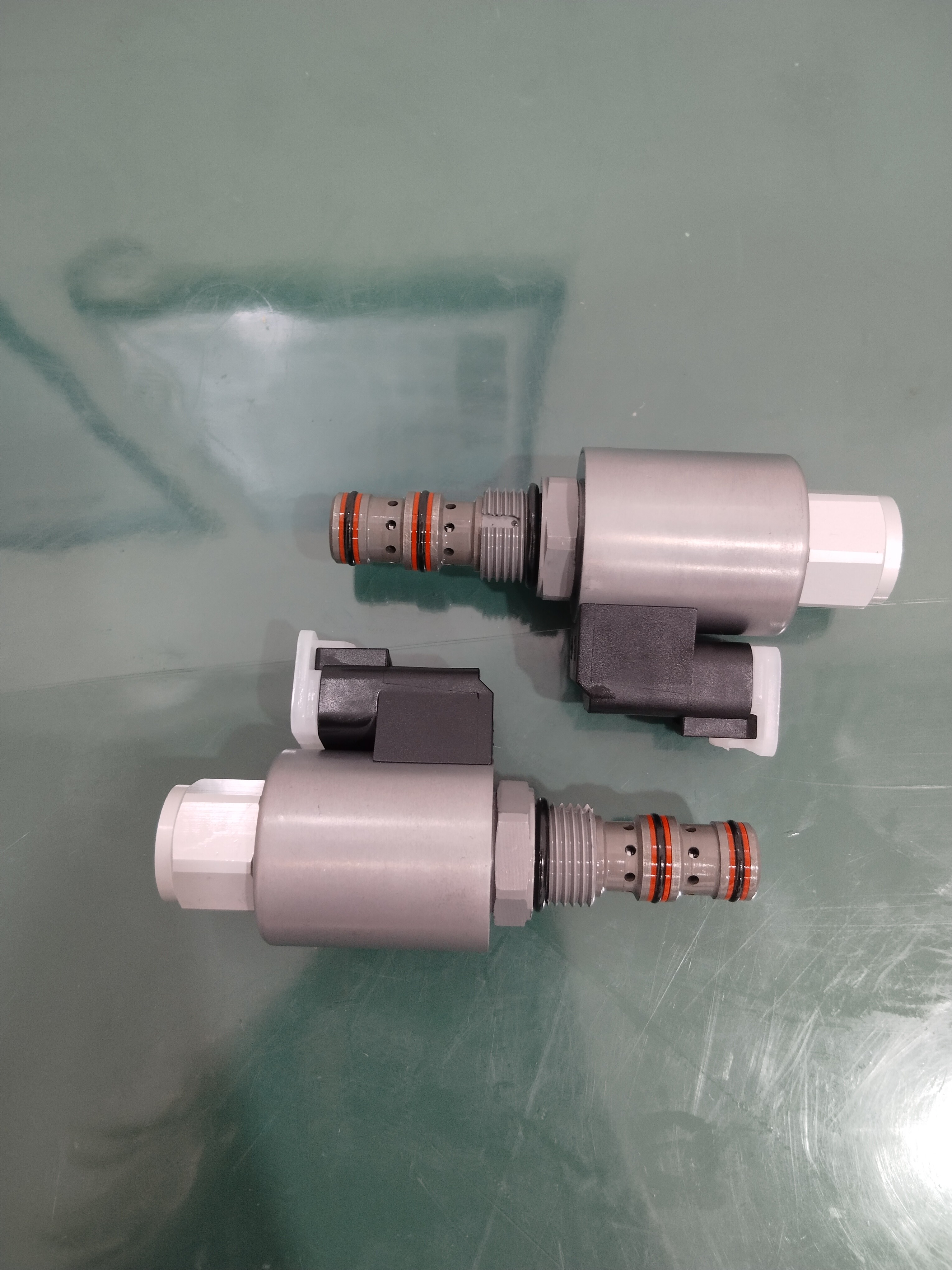 Directional Proportional Solenoid Valve for Car Hydraulic System Rated Pressure 240/350bar