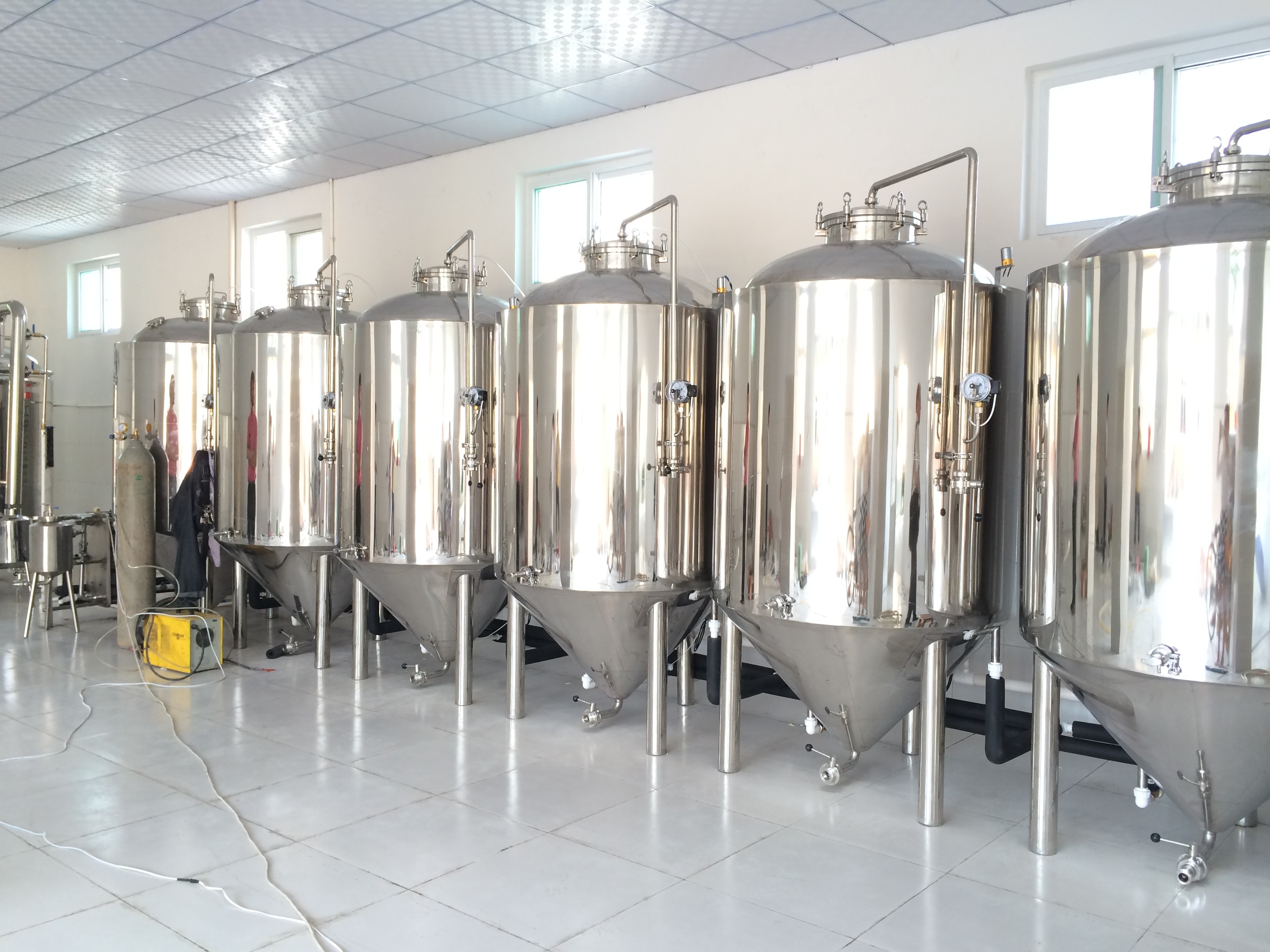 500L luxury red copper Beer making machinery used in a restaurant and microbrewery