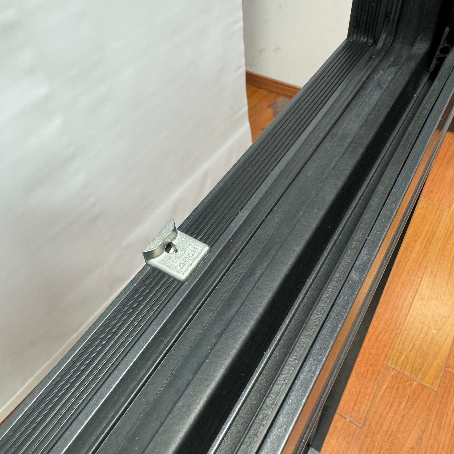 Customizable Size White Aluminium Awning Windows Black Aluminium Sliding Windows