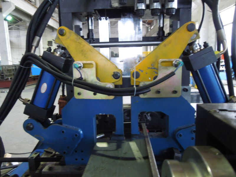 Gcr15 Roller / Chain Drive PLC Control CZ Purlin Roll Forming Machine