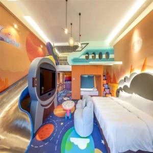Unlock a new experience of parent-child accommodation. The charm of the slide