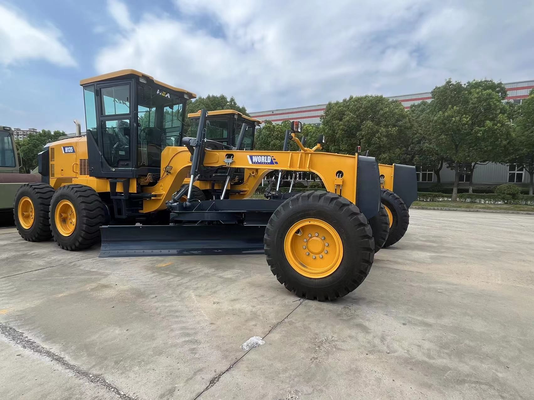 Heavy Equipment Motor Grader M135 6 Forward And 3 Revers Air Conditioning