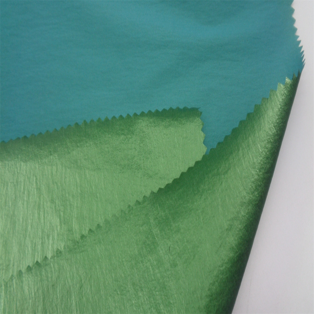 101 GSM Waterproof Nylon Fabric 50DX50D Used For Windbreakers Foiled