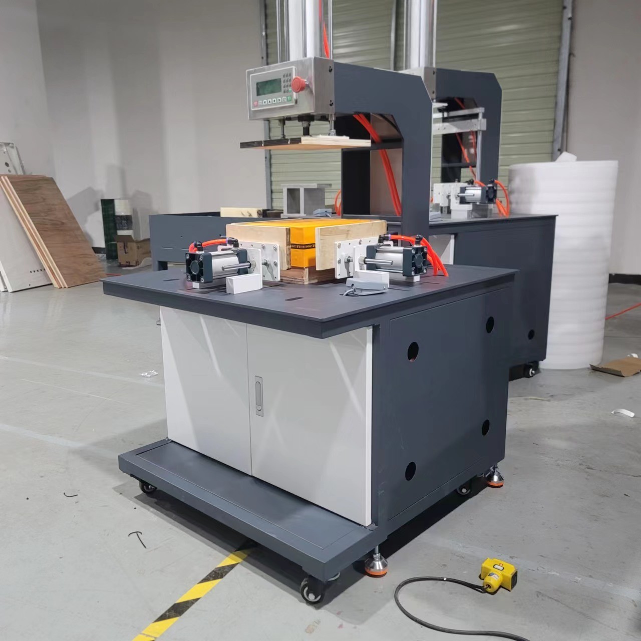 Smooth Precise Rigid Box Bubble Pressing Machine Gift Box Machine