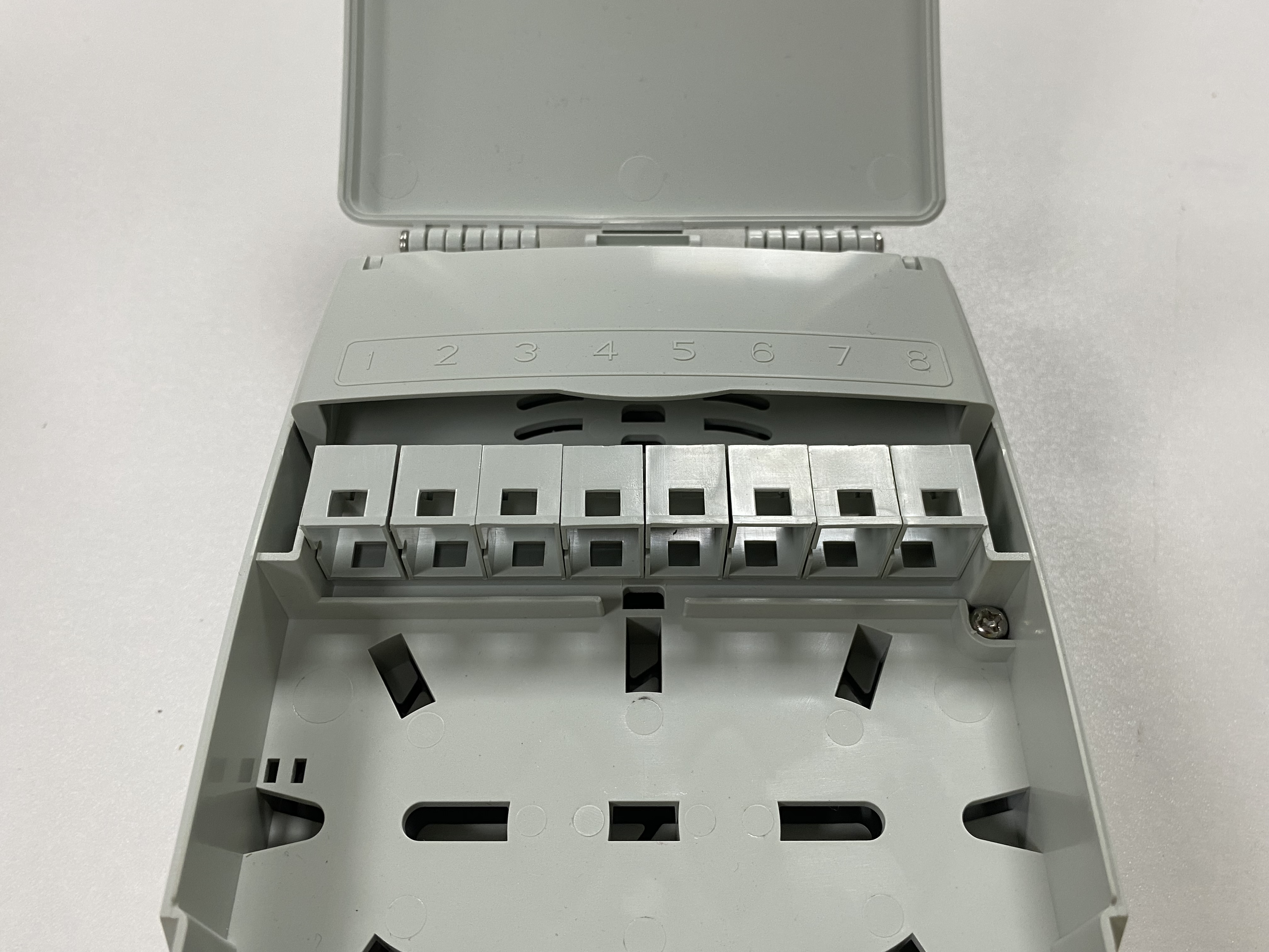 Fiber optic terminal box