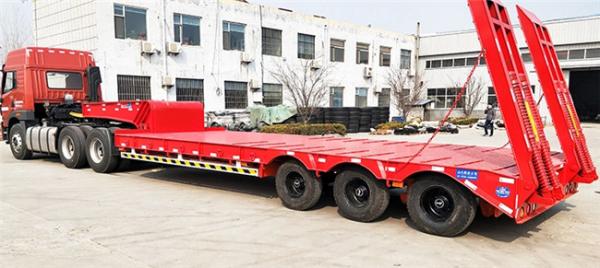 Steel Material 60T -70T Heavy Duty Semi Trailers Low Bed 3 Axles 12R22.5 / 12R20