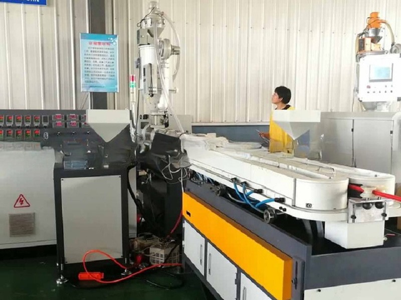Quality-Certified PVC Single Wall Corrugated Pipe Extruder Machine