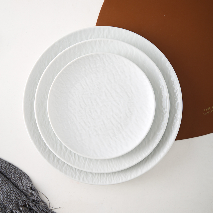 Modern relief design white round custom cheap buffet plate set ceramic for restaurant