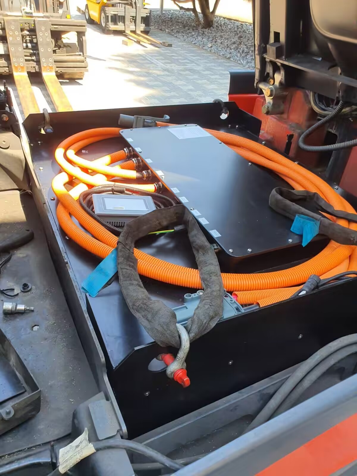 Powerful Forklift Battery 80V 920AH Lithium Battery For Linde LINDE E40H/600